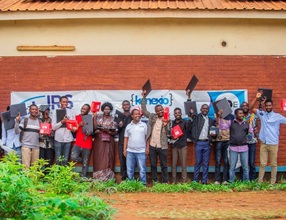 Providing refugees with laptops to access digital jobs